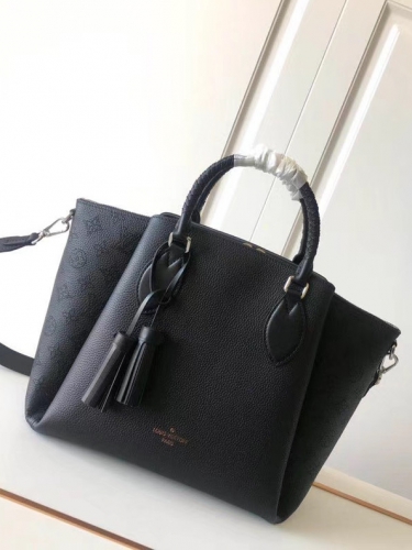 LOUIS VUITTON 루이비통 하우메아 M55029